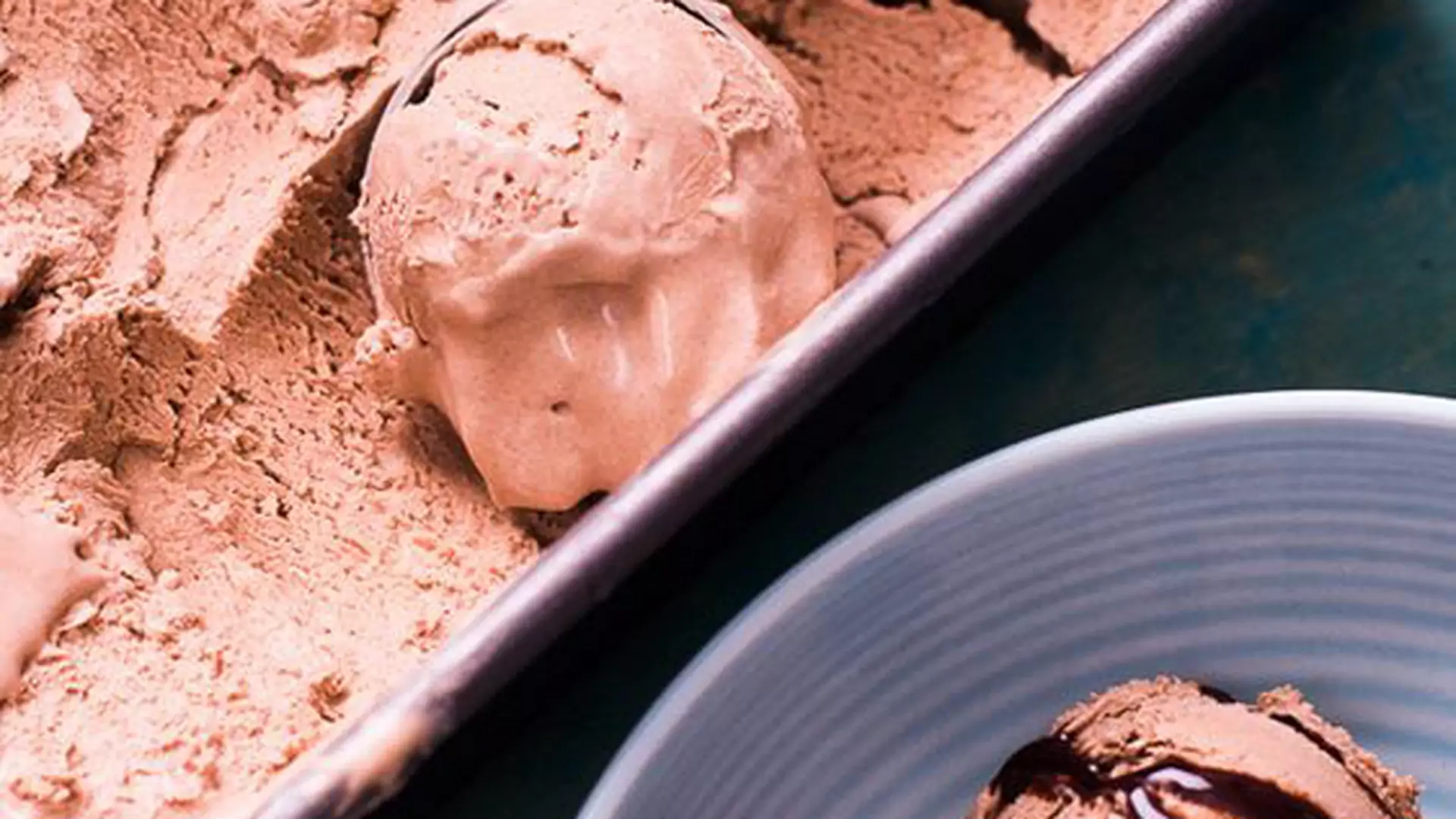 Domowe lody Nesquik z 3 składników. Mega czekoladowe! Zrobisz w 5 minut