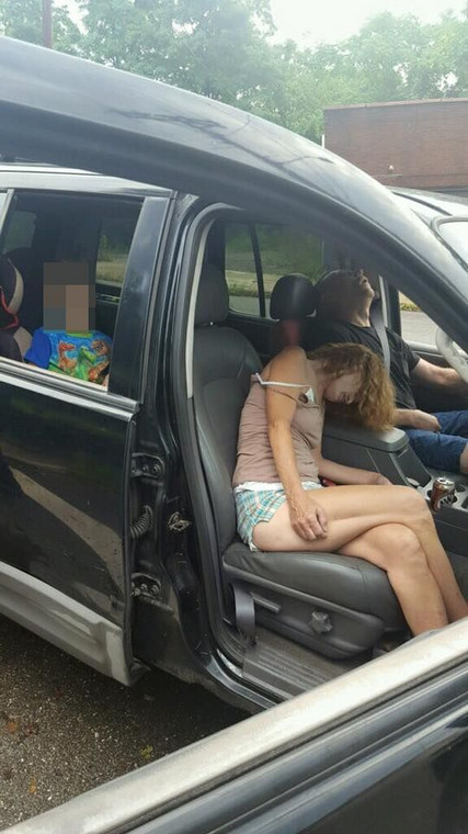 Para pod wpływem heroiny wiozła w samochodzie dziecko