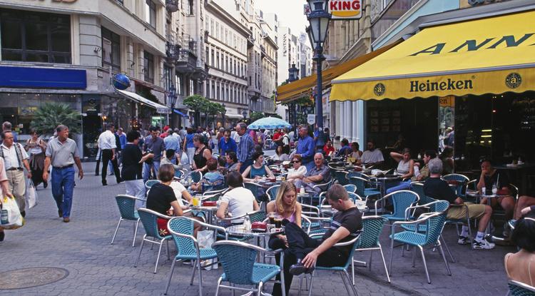 Budapest egyik legfrekventáltabb helye, a Váci utca