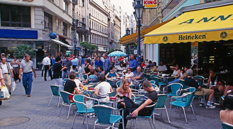 Budapest egyik legfrekventáltabb helye, a Váci utca