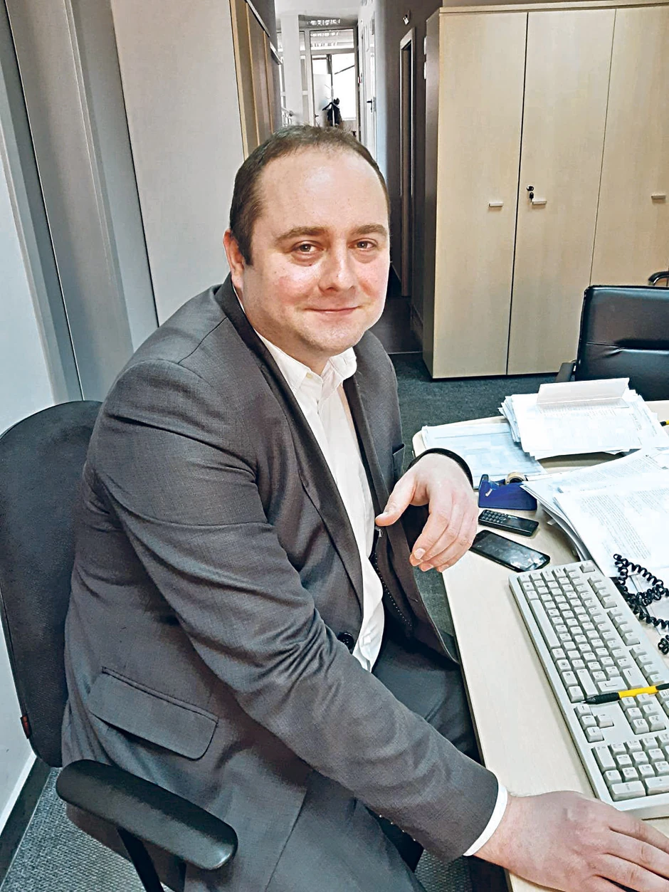 Kad moji roditelji, govorio sam sebi, kao i svi stariji od 65 godina, 20 dana ne promaljaju nos iz kuće, mogu i ja da se strpim. Telefonirao sam dobar deo dana, iskren je Čedomir Petronijević