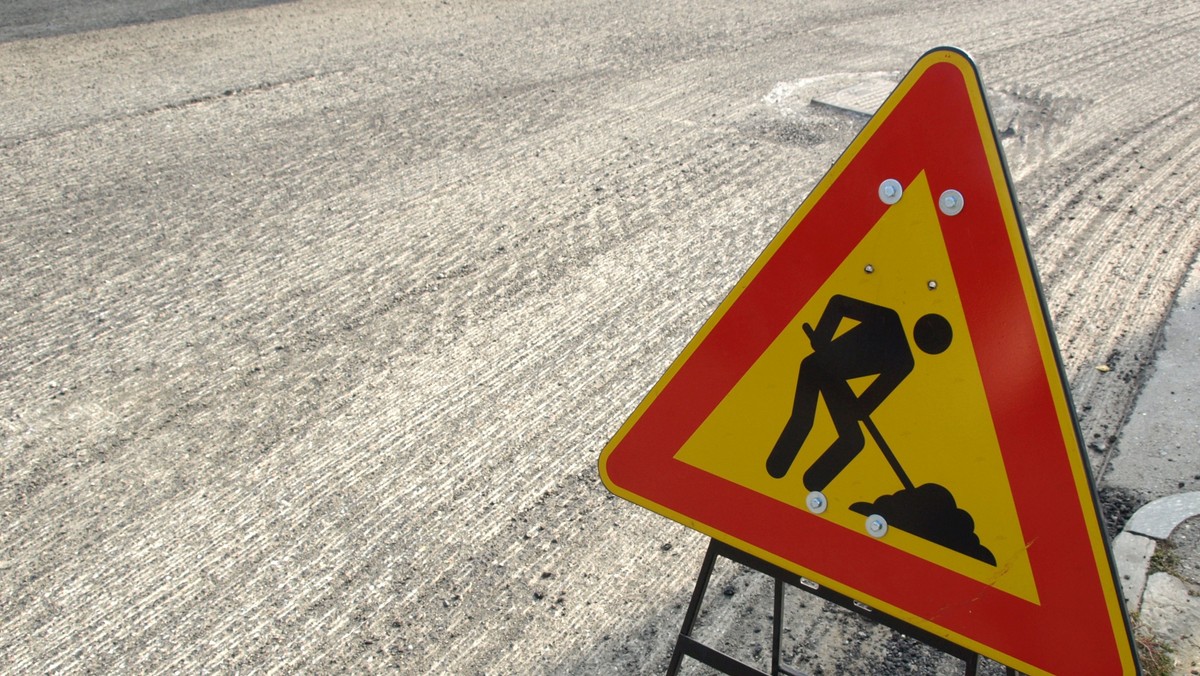 W Gdańsku w grudniu ma się rozpocząć budowa dwutorowej linii tramwajowej o długości 3,6 km, która połączy dzielnice Siedlce i Piecki Migowo. Przebiegać będzie ulicami Nowolipie i Rakoczego na Morenie. Budowa ma się zakończyć we wrześniu 2015 roku. W Gdańsku podpisano umowę na budowę linii tramwajowej.