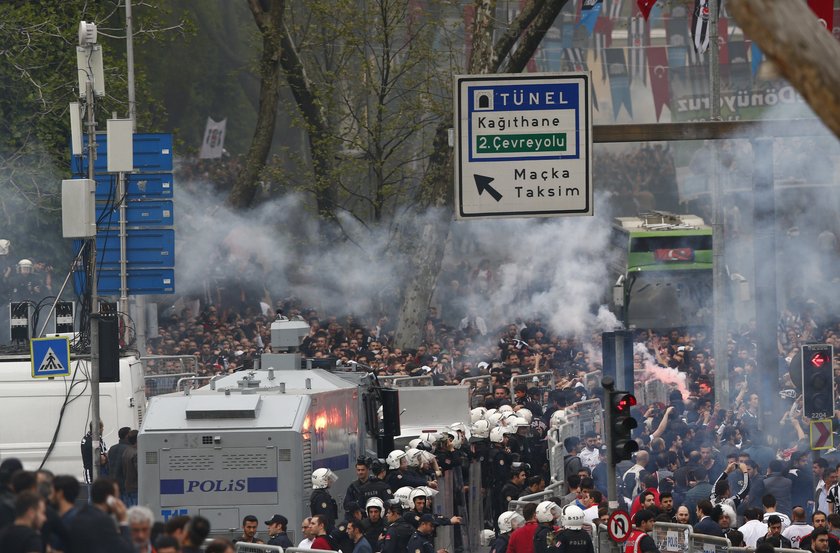 Besiktas ma nowy stadion. Doszło do zamieszek przed pierwszym meczem