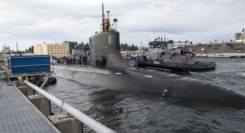 Here's how a $3 billion US attack submarine can run into an underwater ...