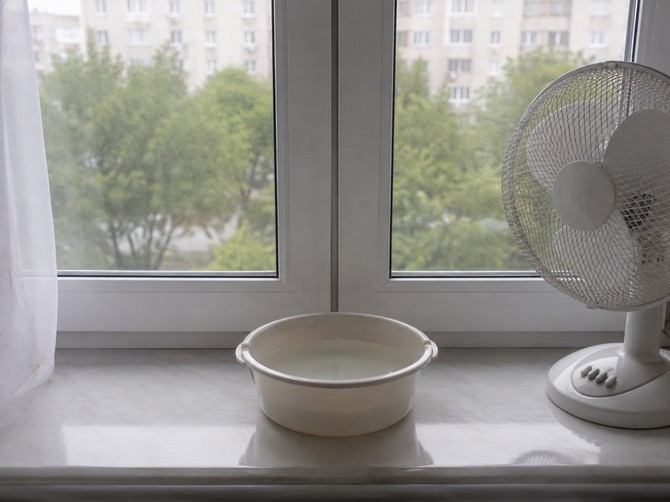 Kako rashladiti stan pomoću ventilatora i posude sa vodom: "Ovaj trik mi je otkrila tetka"