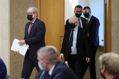 Nowa ustawa o walce z pandemią m.in. 'na bazie postulatów opozycji'. Co z projektem Hoca?