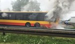 Ogień pod Warszawą. Spłonął autobus komunikacji miejskiej