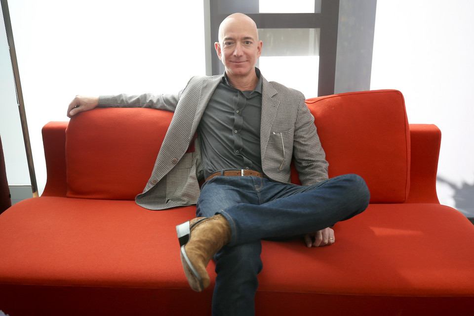 Jeff Bezos polubił celebryckie życie