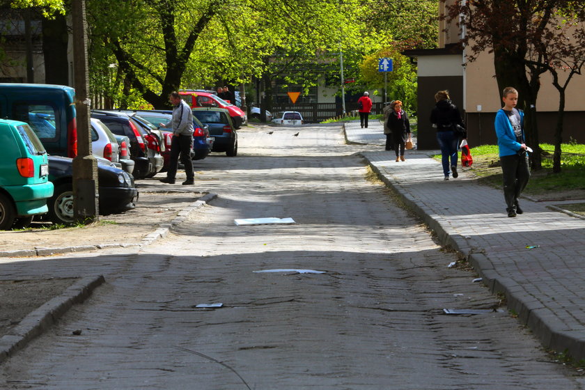 Ulica Popowskiego czeka na remont już kilkadziesiąt lat