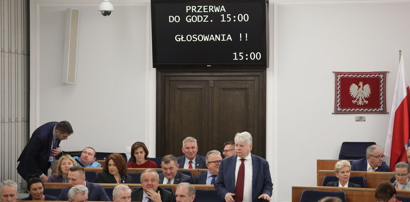 Oczy całej Polski zwrócone na Senat. Ta ustawa wstrząsnęła krajem