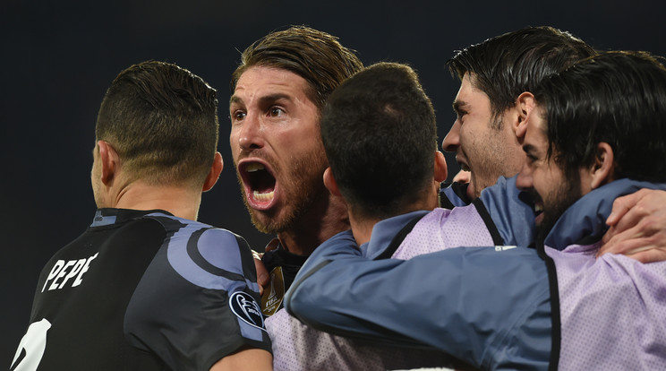 Ramos (balra a 
második) volt 
a meccs hőse /Fotó: AFP
