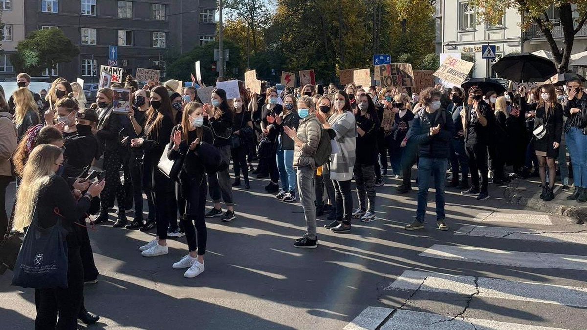 Studenci wyszli na ulice. Kolejny dzień strajku w Krakowie [NAGRANIE]