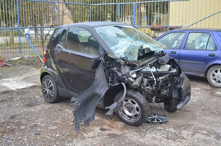 Izgubila kontrolu nad vozilom 