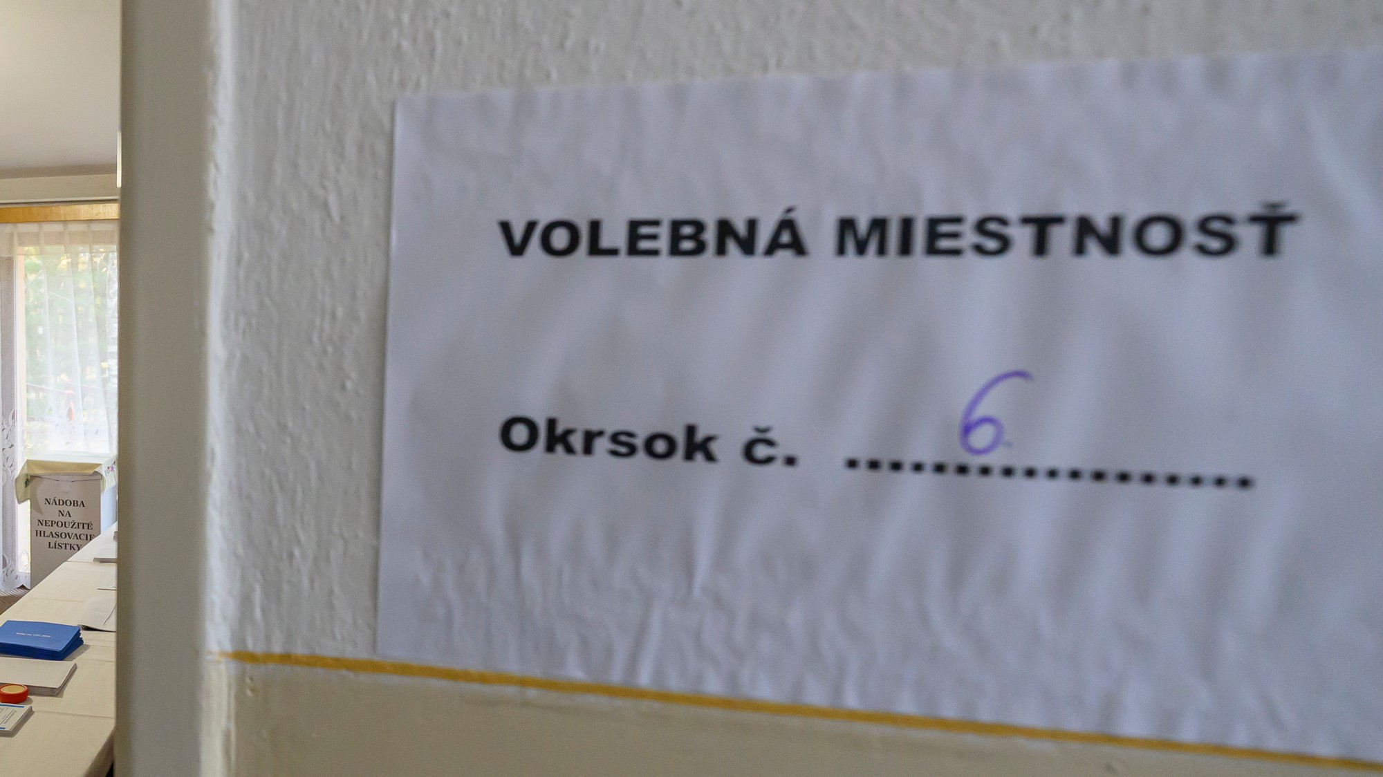 Volby museli prerušiť.