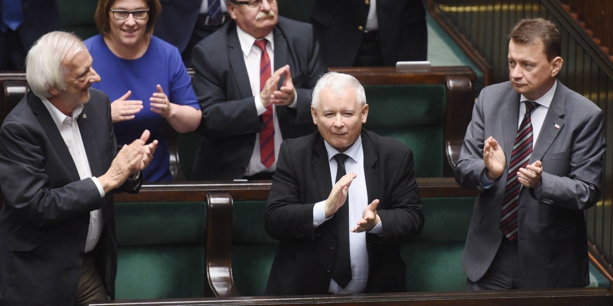 Jarosław Kaczyński bohaterem muralu. "Miłujcie się tak, jak Ja was umiłowałem"