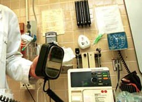 defibrillator-d00000C4B02c8c9ba1dd5