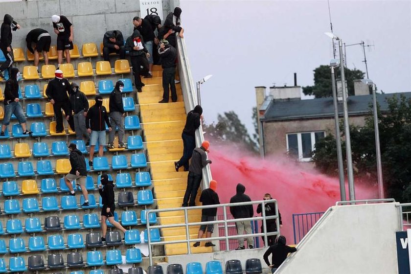 Ogromna bijatyka na stadionie Zawiszy