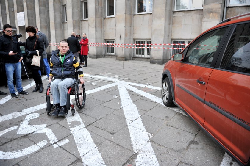 Więcej miejsc parkingowych dla niepełnosprawnych 