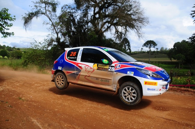 Rally de Curitiba 2010: pewne zwycięstwo Krisa Meeke, Juho Hänninen liderem IRC