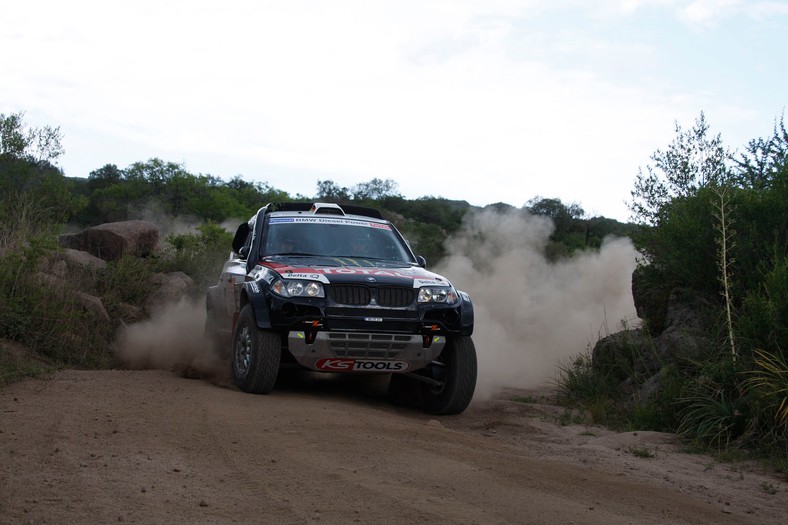 Rajd Dakar 2011: awans Hołowczyca (2.etap, wyniki, fot. Willy Weyens)