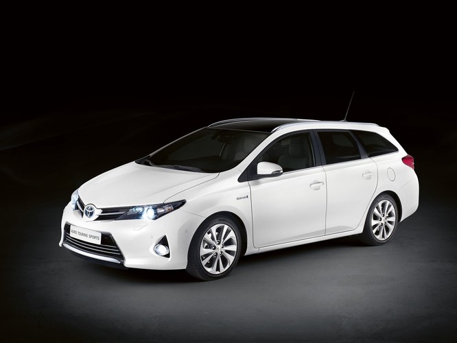 Toyota auris kombi