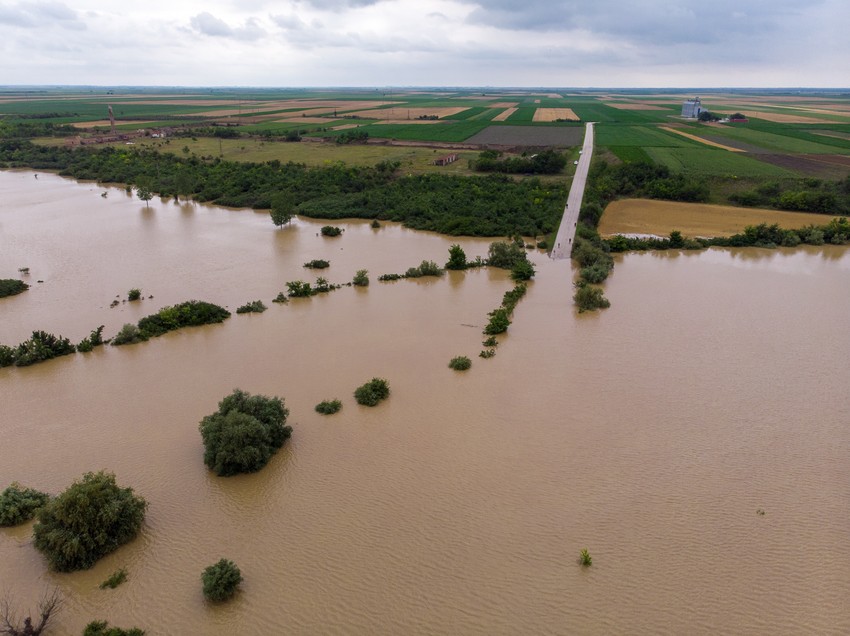 potreban je oprez zbog izlivanja reka, a moguće su i urbane poplave