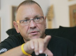 Owsiak przegrał z serialami