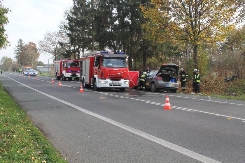 Tragedia na drodze. Jedna osoba nie żyje, dwie ranne