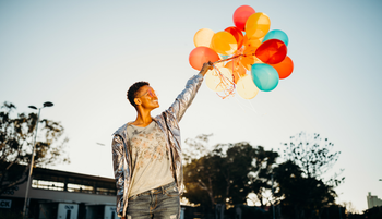 A kineziológus szerint így üzen egyértelműen a tested, ha valamit el kell engedned