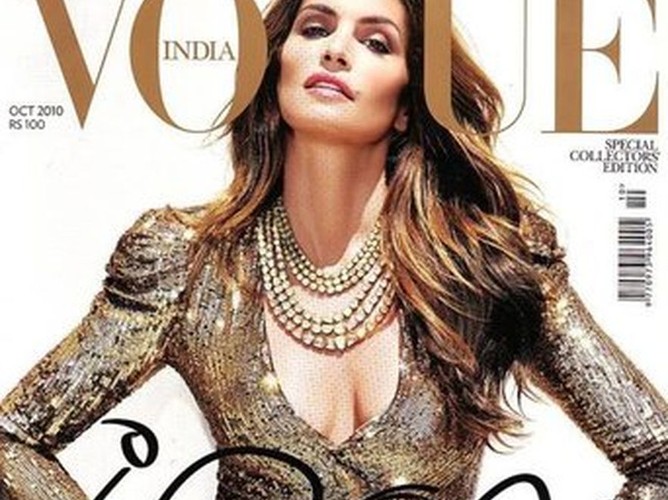 Cindy Crawford pozuje w 'małej złotej' dla indyjskiej edycji 'Vogue'