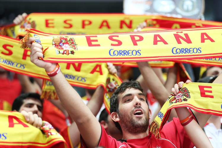 Thobe i abaya to nie jedyne stroje kibiców na mundialu w Katarze