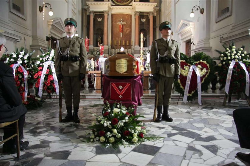 Żona i była żona pożegnały Gosiewskiego