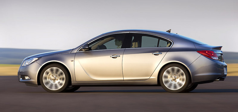 Opel Insignia: podwójna premiera w Londynie