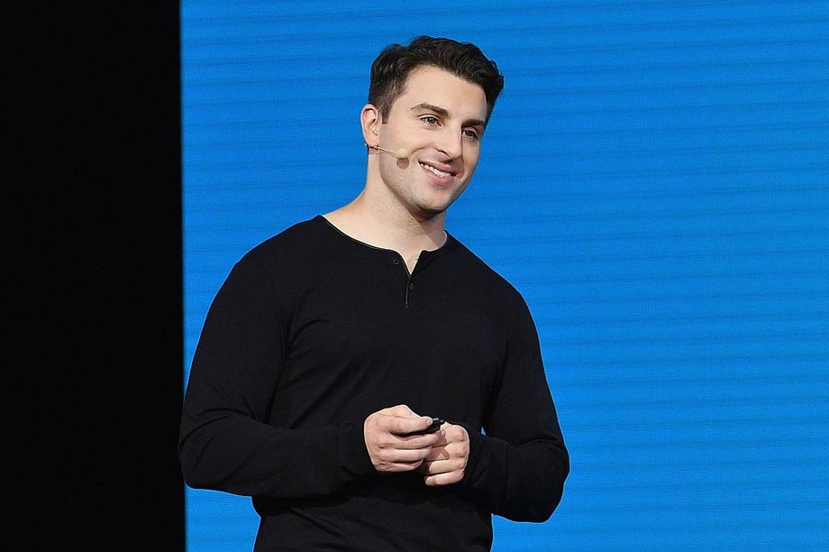 Brian Chesky, CEO Airbnb, od dwóch lat osobiście nadzorował prace na nowymi usługami