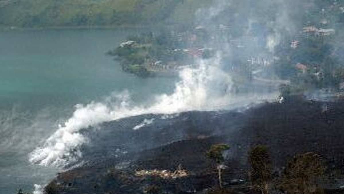 Erupcja wulkanu koło Gomy / widok2.jpg