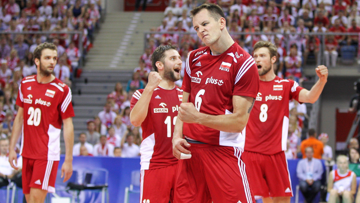 Bartosz Kurek w ostatniej chwili został dołączony do składu reprezentacji Polski na turniej Ligi Światowej w Kaliningradzie. Do Rosji nie pojedzie za to skrzydłowy Wojciech Żaliński. Zaskakującą zmianę wymusiły przepisy FIVB.