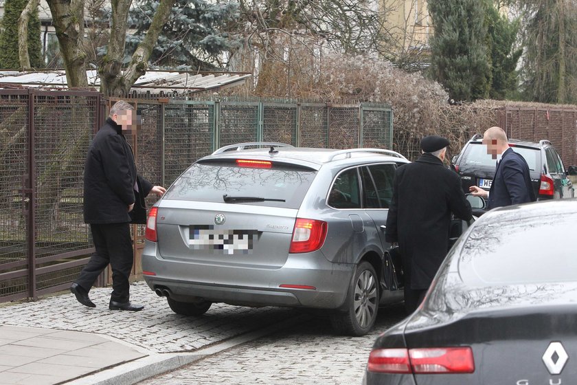 Samochody Kaczyńskiego. Kto mu je wybierał?