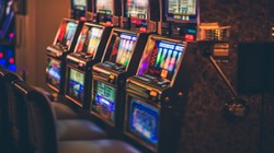 Nielegalne gry w wynajętym lokalu. Kiedy jego właściciel ponosi odpowiedzialność