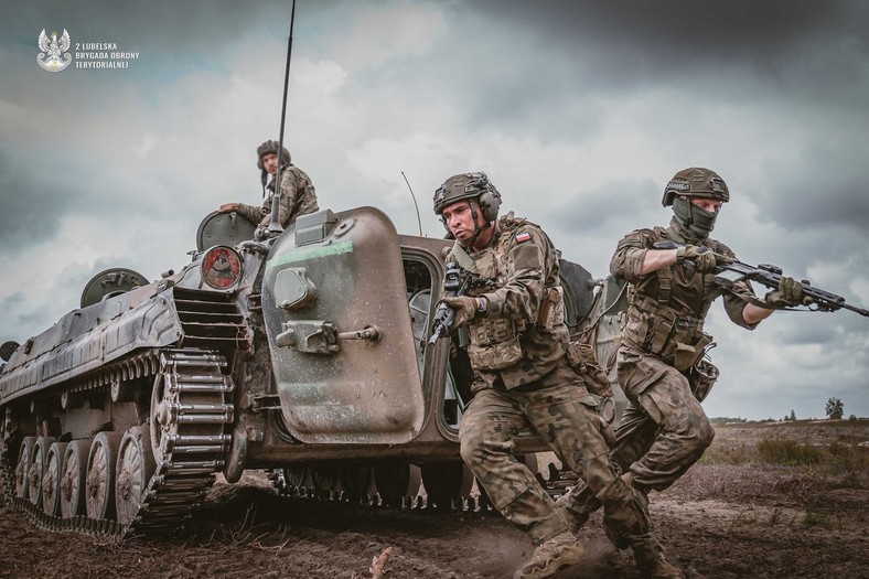BWP-1 nadal stanowi kręgosłup wojsk zmechanizowanych w Polsce. Niestety wóz już kompletnie nie nadaje się na współczesne pole walki i wymaga zastąpienia przez nowoczesne konstrukcje.