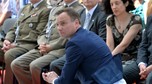 Andrzej Duda podniósł hostię podczas mszy świętej 