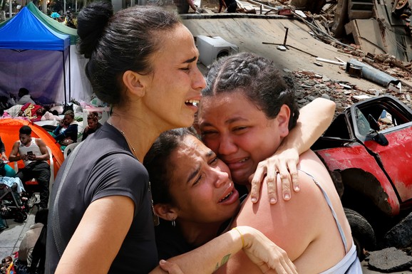 (FOTO, VIDEO) "KARAKAS KAO GAZA" Zemlja se tresla kao da se raspada: Ljudi spavali u šatorima na ulicama, komšije obilaze starije i pomažu jedni drugima