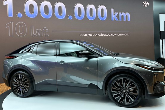 Nowa Toyota już w Polsce. Cena hitem. Oto japońska rakieta dla dużej rodziny