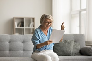 Masz emeryturę? Możesz dostać „zwrot” z trzynastki i czternastki - nawet 426 zł. Sprawdź, co zrobić, czy fiskus odda ci kasę?