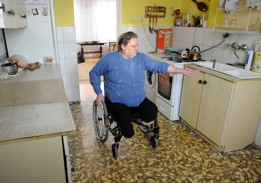 Elżbieta Strączyńska w wyniku cukrzycy straciła obie nogi