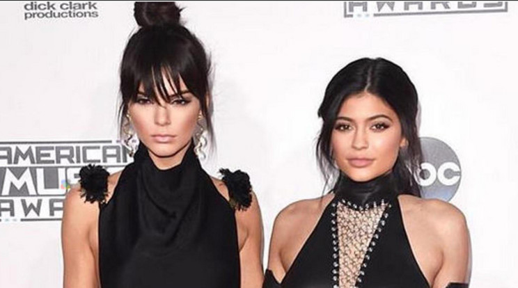 Kendall és Kylie Jenner Mexikóban pihen éppen /Fotó: Northfoto