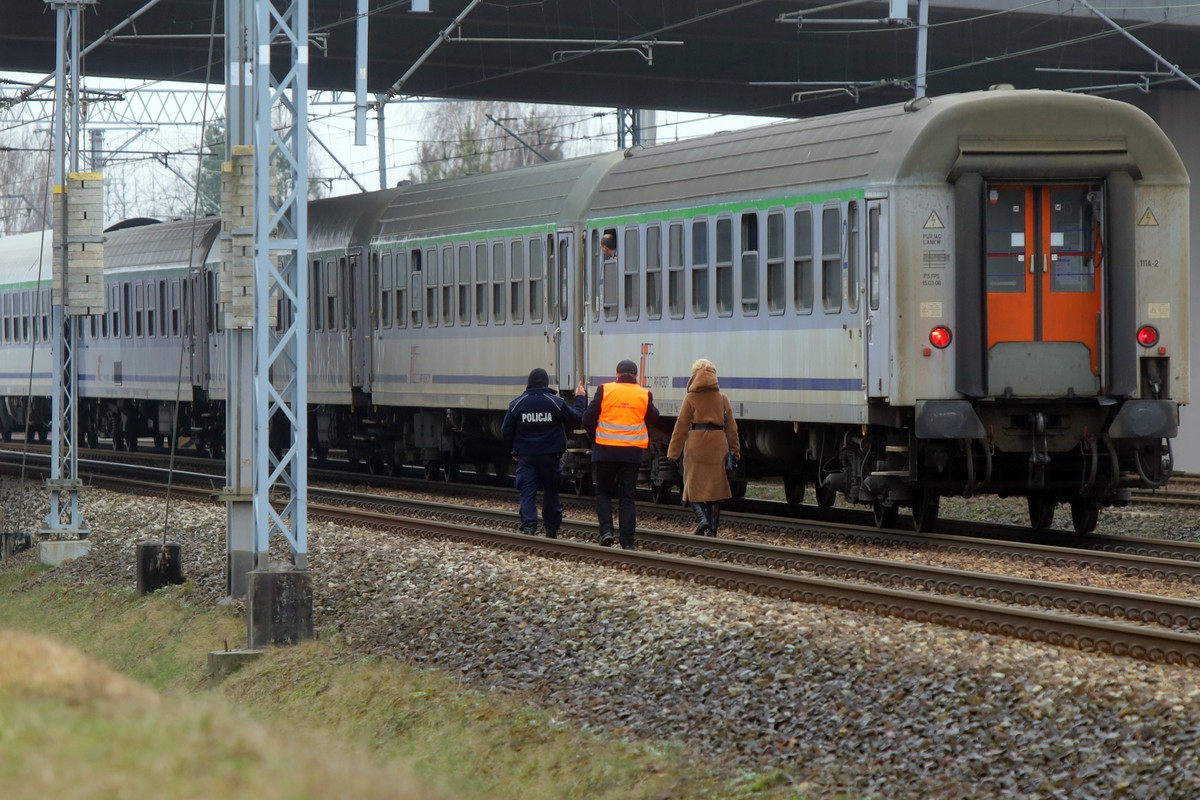Dramat na strzeżonym przejeździe. Kierowca busa nie miał szans