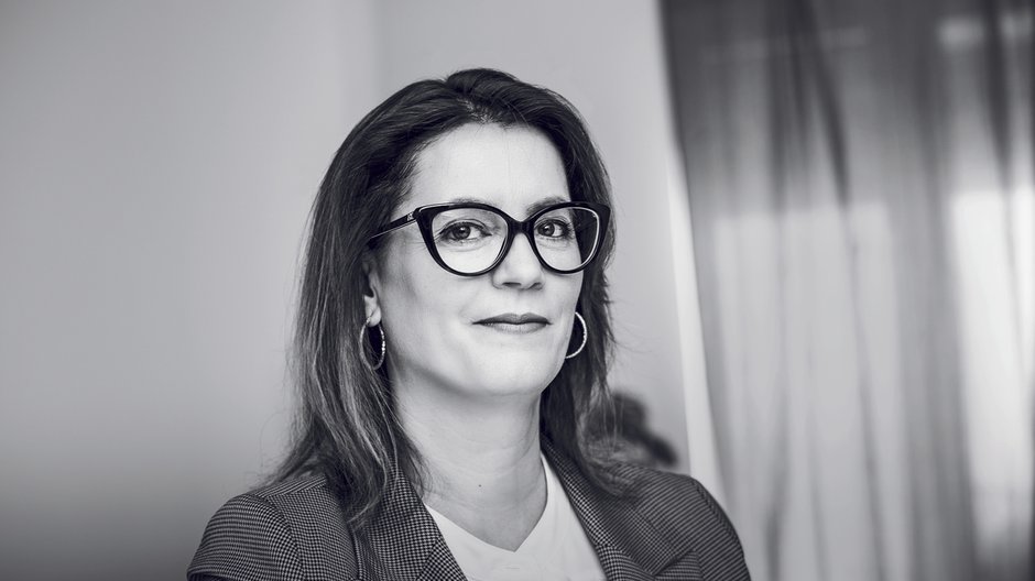 Katarzyna Zajdel-Kurowska, polska ekonomistka, do października 2022 r. dyrektor wykonawczy w Banku Światowym. Wcześniej, w latach 2013–2018, członek zarządu Narodowego Banku Polskiego, zastępca dyrektora wykonawczego w Międzynarodowym Funduszu Walutowym (2009–2012) i wiceminister finansów (2007–2009)