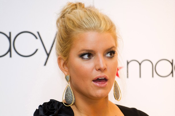 Dwa miliony dolarów. Tyle za poród zapłaci Jessica Simpson