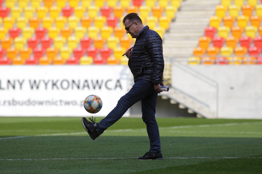 Cezary Kulesza na stadionie Jagiellonii Białystok