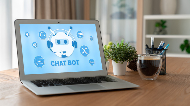 A chatbotok a mesterséges intelligencia fejlődésével egyre nagyobb segítségünkre lehetnek. De akár zavarokat is okozhatnak, például az üzleti életben, ha nem körültekintően használják őket. /Fotó: North Fotó